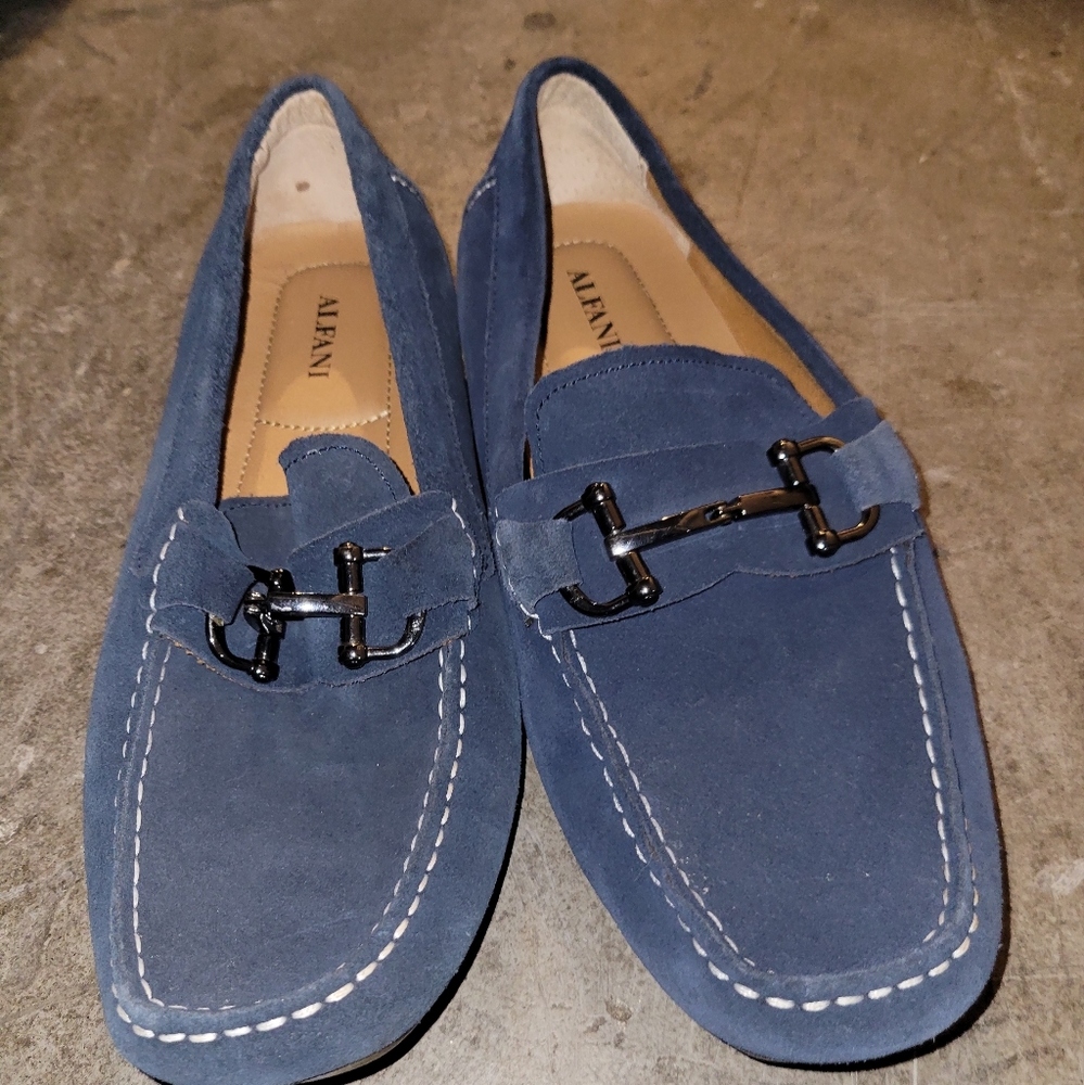 Men 10.5 casual shoes